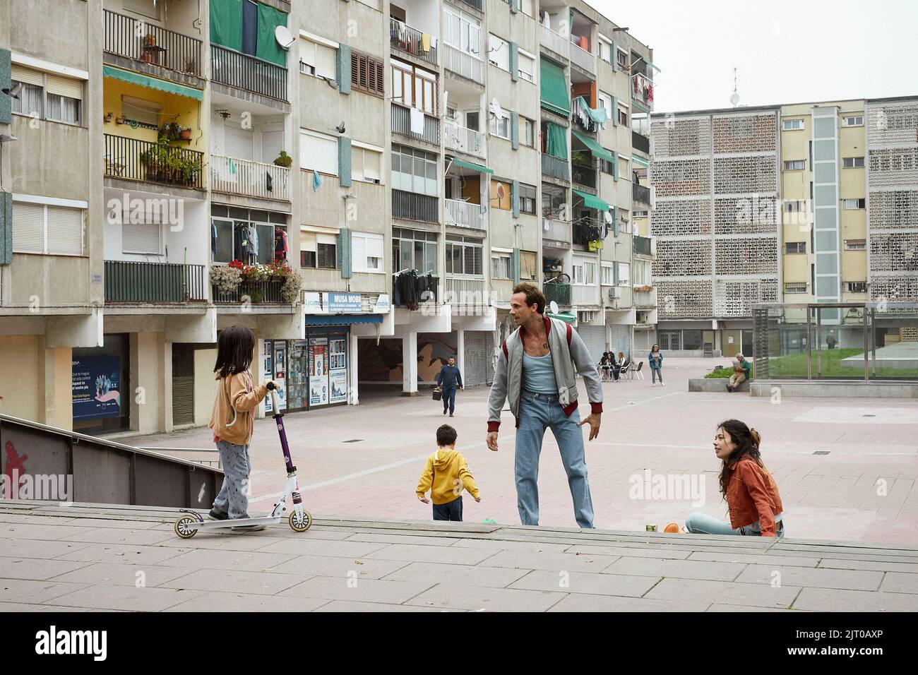 ANNA CASTILLO and ORIOL PLA in WILD FLOWERS (2022) Original title