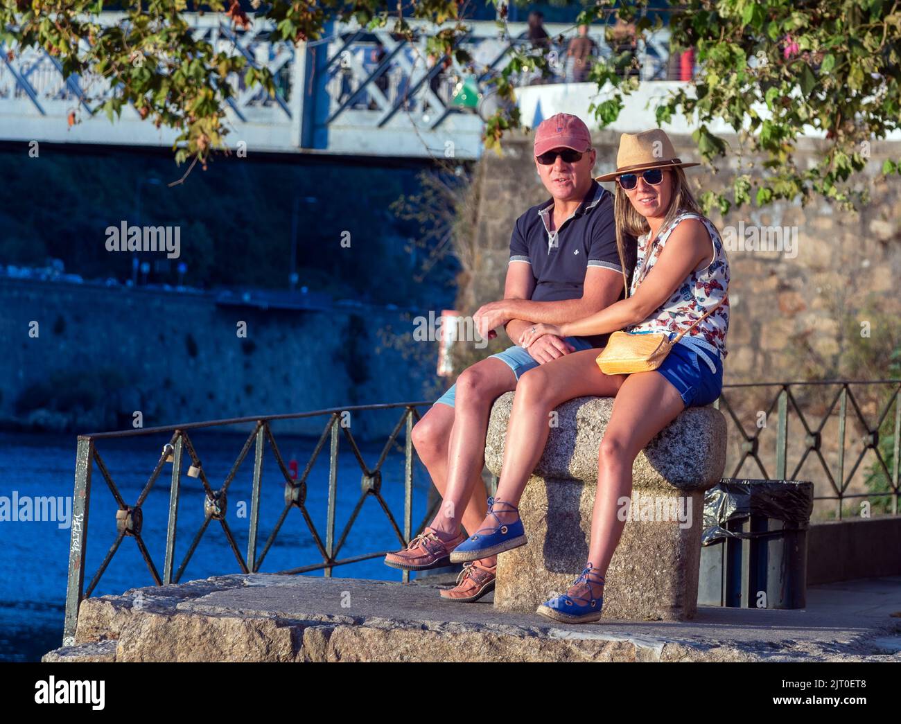 Happy tourist hi-res stock photography and images - Alamy