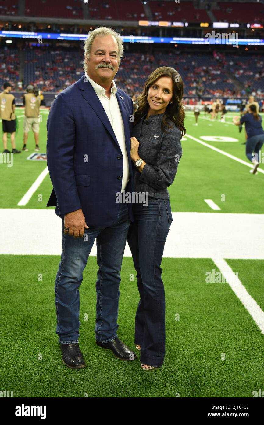Houston Texans Owner Cal Mcnair With His Wife Hannah During The Nfl Game Between The San Francisco 49ers And The Houston Texans On August 25 2022 At 2JT0FCE 