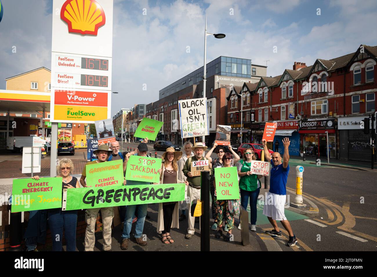 Environment Protest Manchester Stop jackdaw oil field manchester hi-res stock photography and images ...