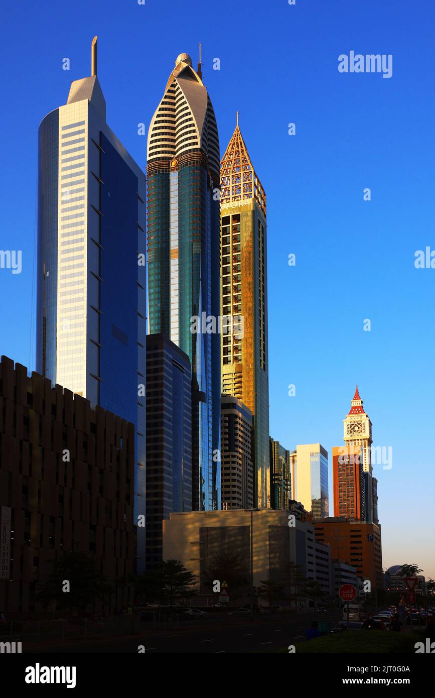 Panorama, Dubai, Wolkenkratzer, , moderne Architektur,  Atemberaubende Aussicht auf die Skyline mit Hochhäuser, Skyscraper, Hotels im Finanzzentrum Stock Photo