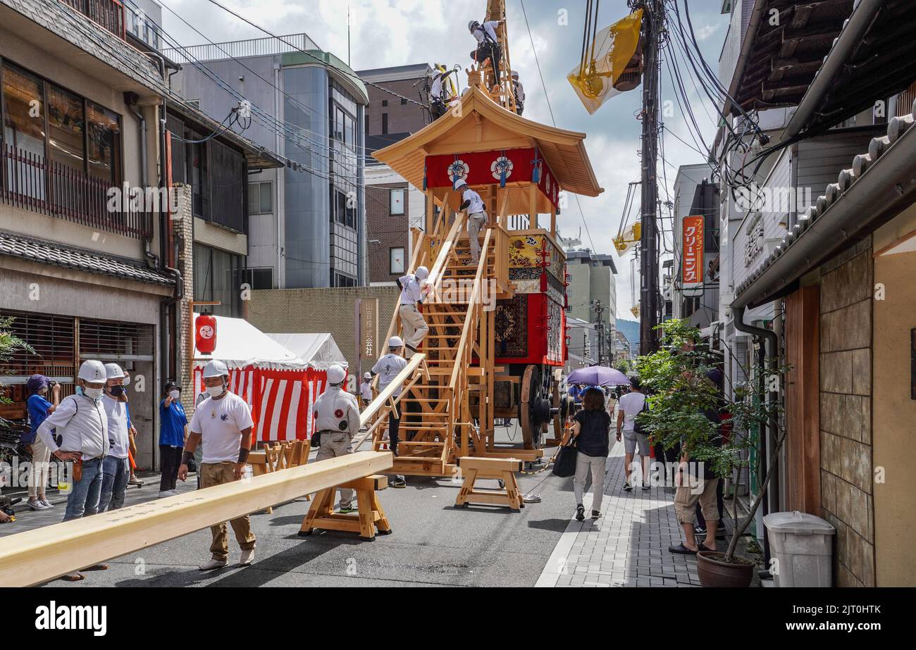 Gion Matsuri (Gion Festival), building the Taka yama float (hawk float