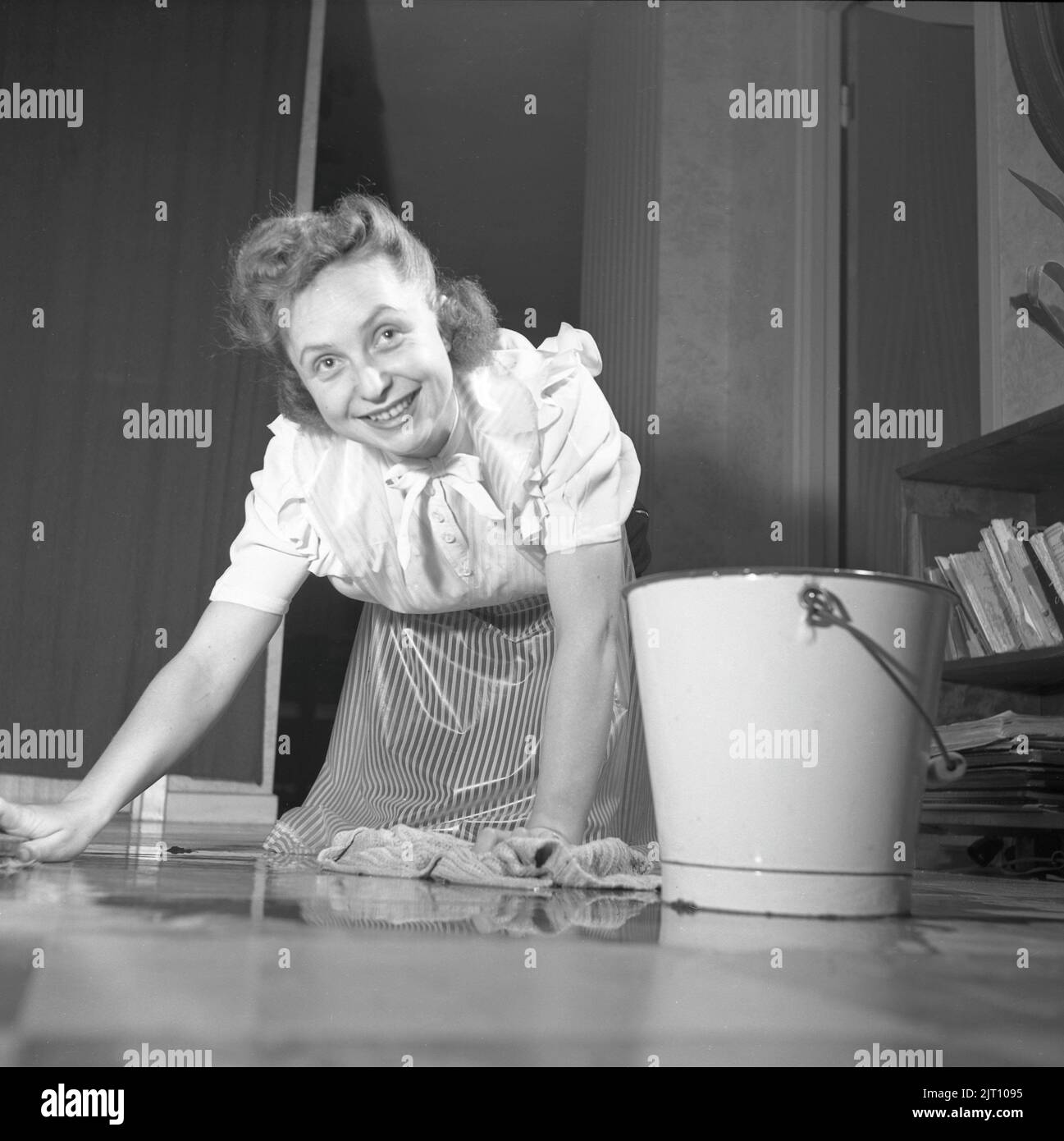Scrubbing floor 1950s hires stock photography and images Alamy