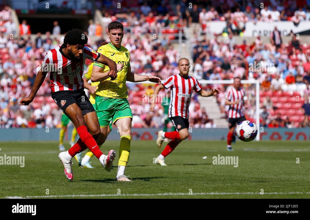 Sunderland, UK. 27th Aug, 2022. Ellis Simms of Sunderland takes a shot at goal during the Sky Bet Championship match between Sunderland and Norwich City at Stadium of Light on August 27th 2022 in Sunderland, England. (Photo by Mick Kearns/phcimages.com) Credit: PHC Images/Alamy Live News Stock Photo