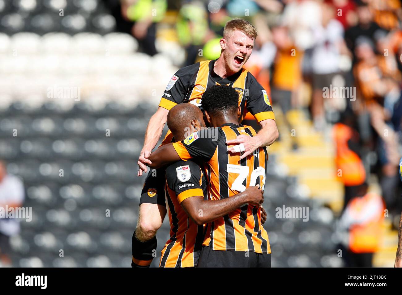 îscar Estupi–‡n #19 of Hull City Celebrates scoring a goal to make it 2-1  Stock Photo - Alamy