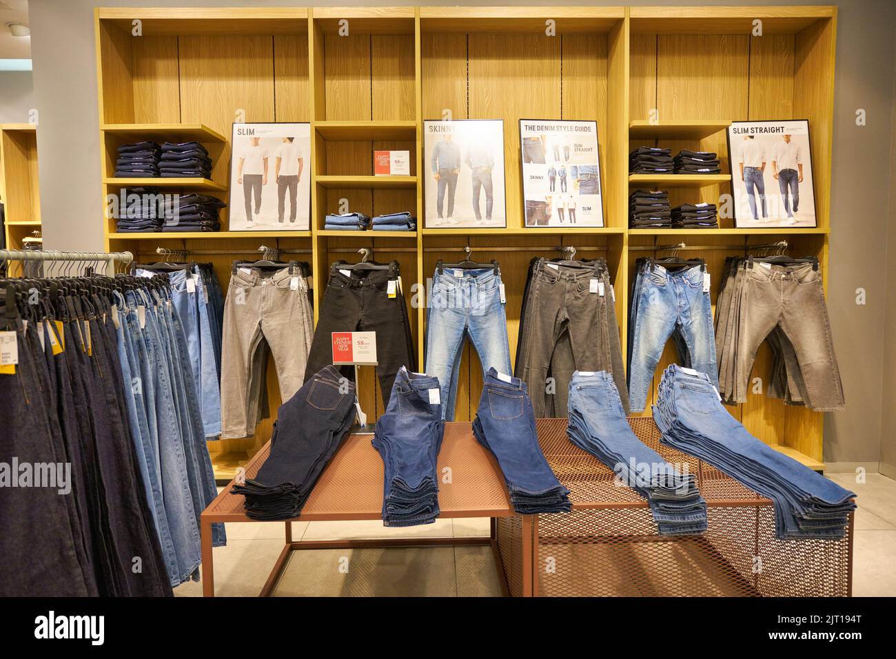 H&m store denim hi-res stock photography and images - Alamy