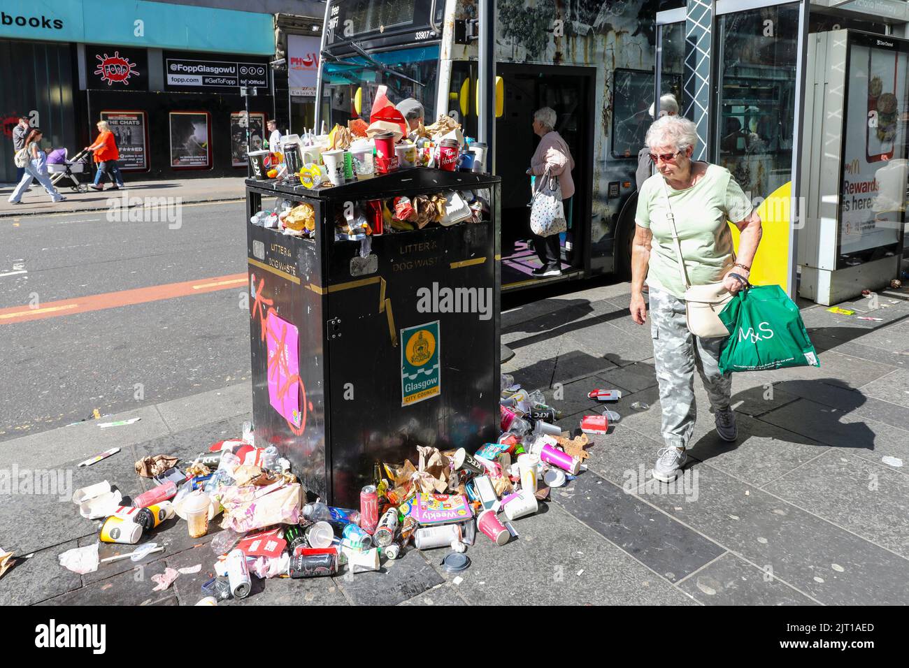 Glasgow refuse collection hires stock photography and images Alamy
