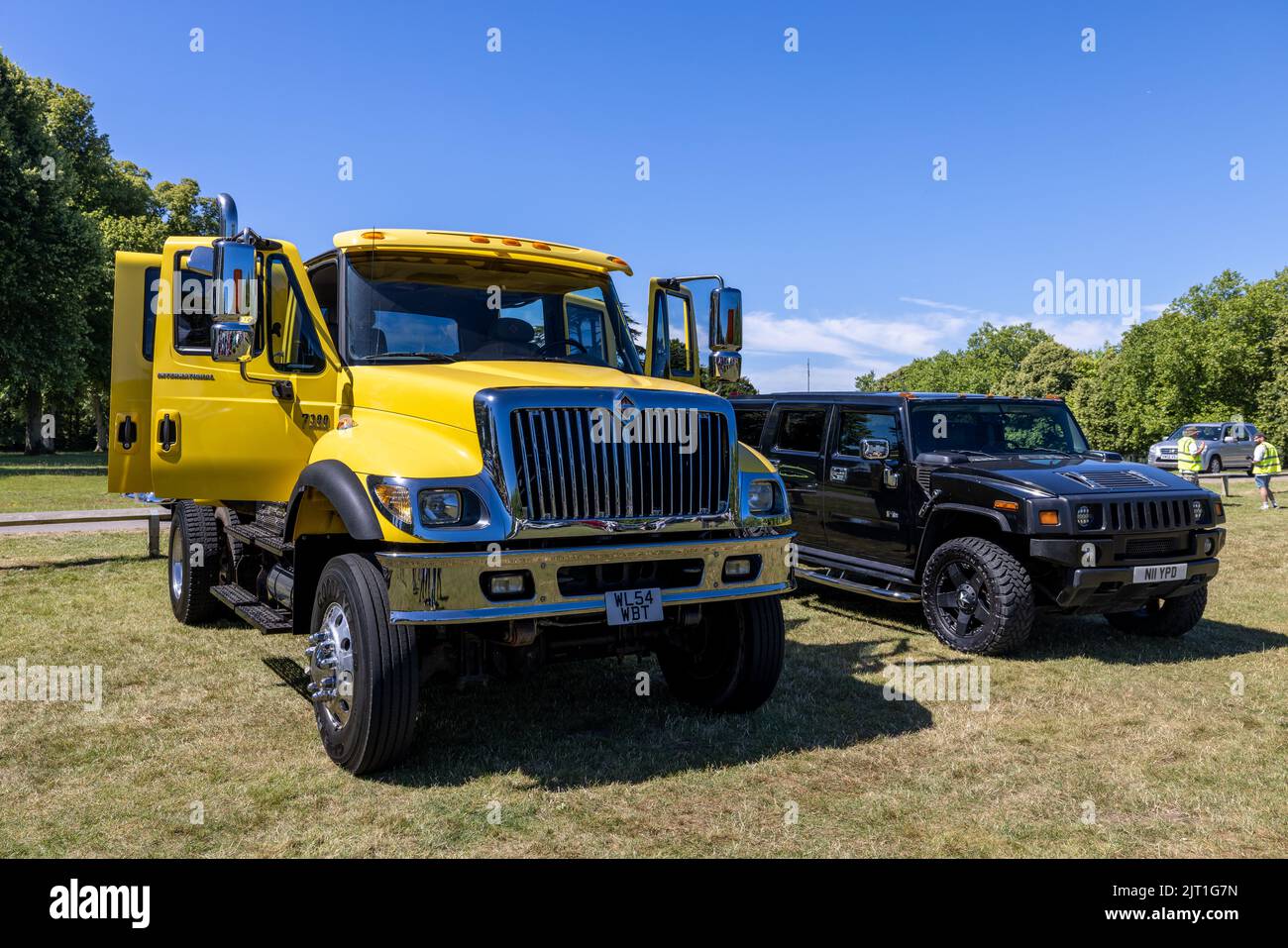 International CXT & Hummer H2, on display at the American Auto Club Rally of the Giants, held at Blenheim Palace on the 10th July 2022 Stock Photo
