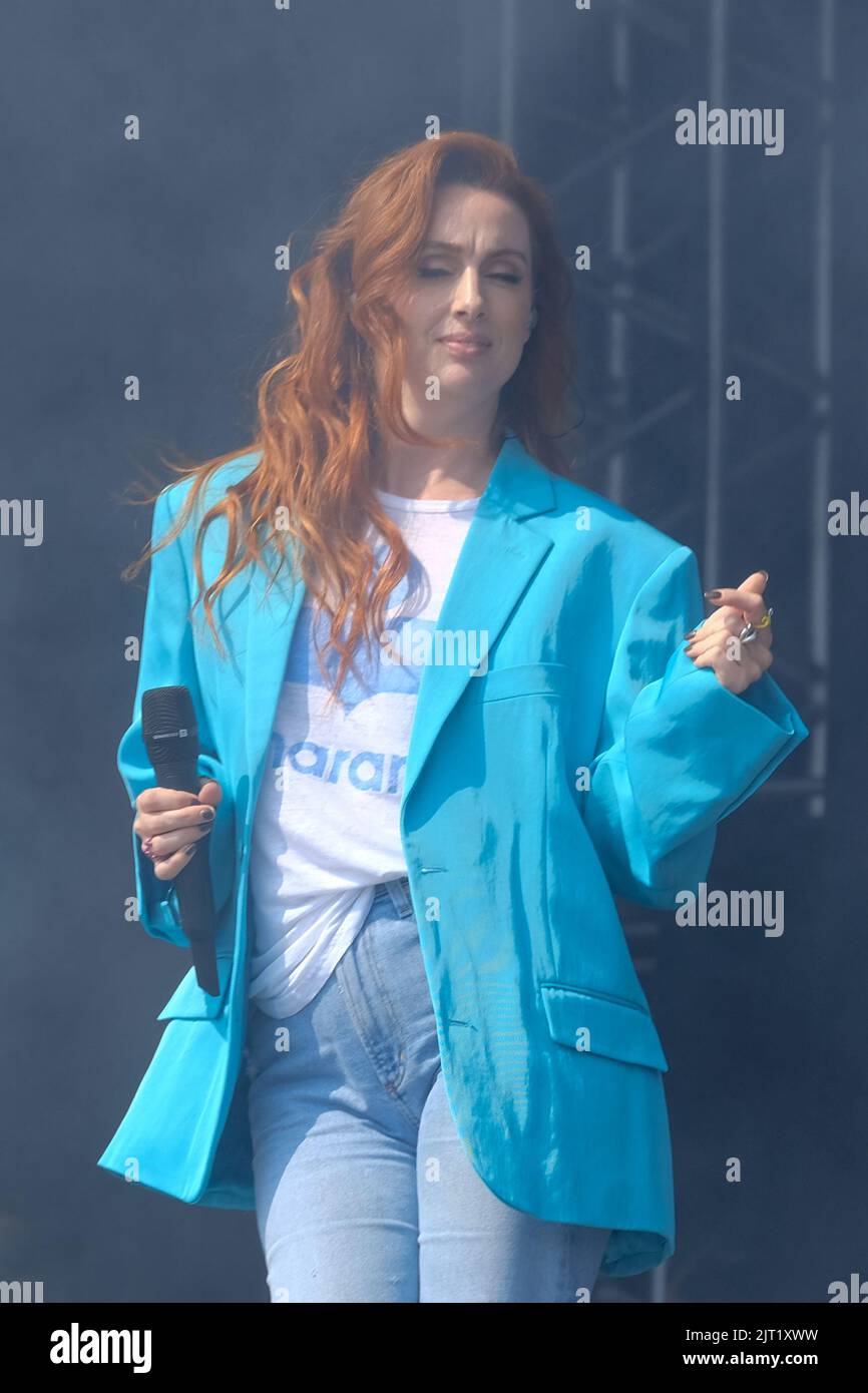 Southsea, UK. 27th Aug, 2022. English singer and songwriter Siobhán Donaghy with the original line of British Brit pop girl band the Sugababes performing live on stage at Victorious Festival. Sugababes are a British girl group composed of Mutya Buena, Rosa Isabel Mutya Buena, Keisha Buchanan and Siobhán Donaghy. The lineup changed three times before returning to the original lineup in 2011. (Photo by Dawn Fletcher-Park/SOPA Images/Sipa USA) Credit: Sipa USA/Alamy Live News Stock Photo