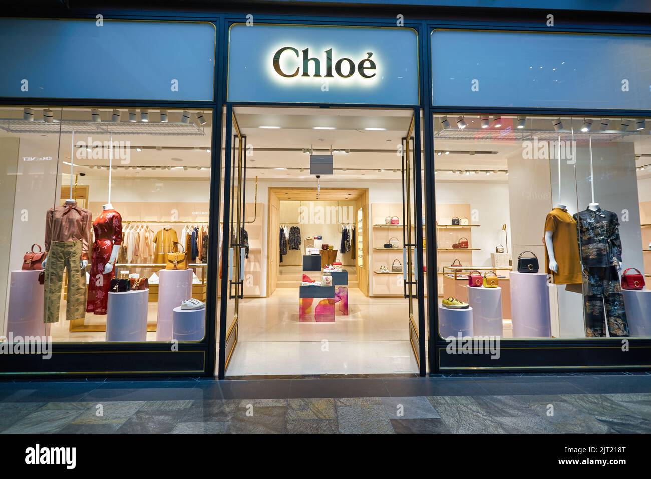 SINGAPORE - JANUARY 20, 2020: Chloe shopfront at the Shoppes at Marina Bay  Sands in Singapore Stock Photo - Alamy