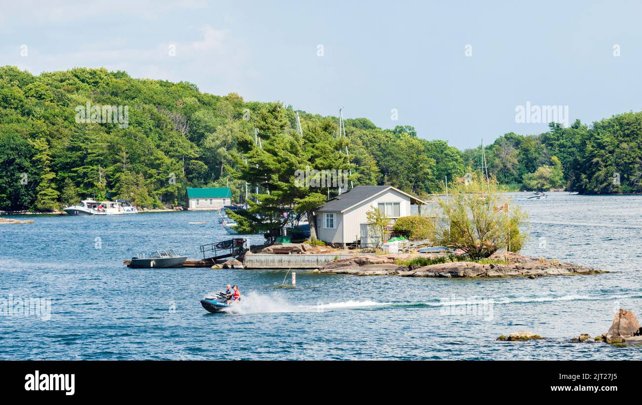 Cottage in Admiralty group of islands, 1000 one thousand islands, Gananoque, Ontario, Canada Stock Photo