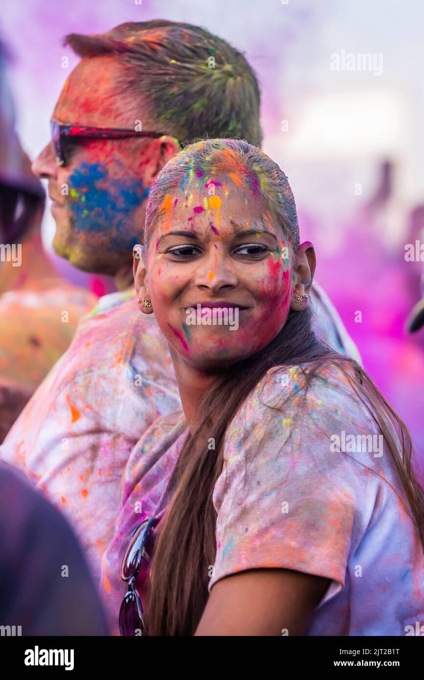 holi powder canada