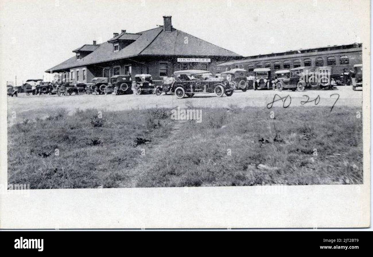Train station vintage hi-res stock photography and images - Alamy