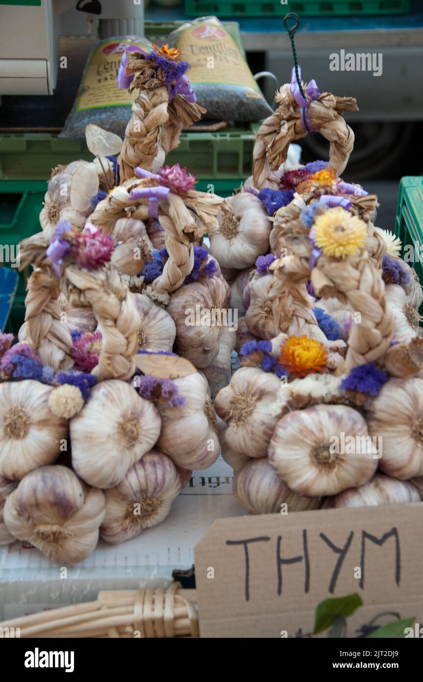 Garlic compositionl, Croix Rousse Market, Lyon, Rhone, Rhone-Alpes, France.  Croix Rousse was the centre of the silk industry in Lyon.  This is the la Stock Photo