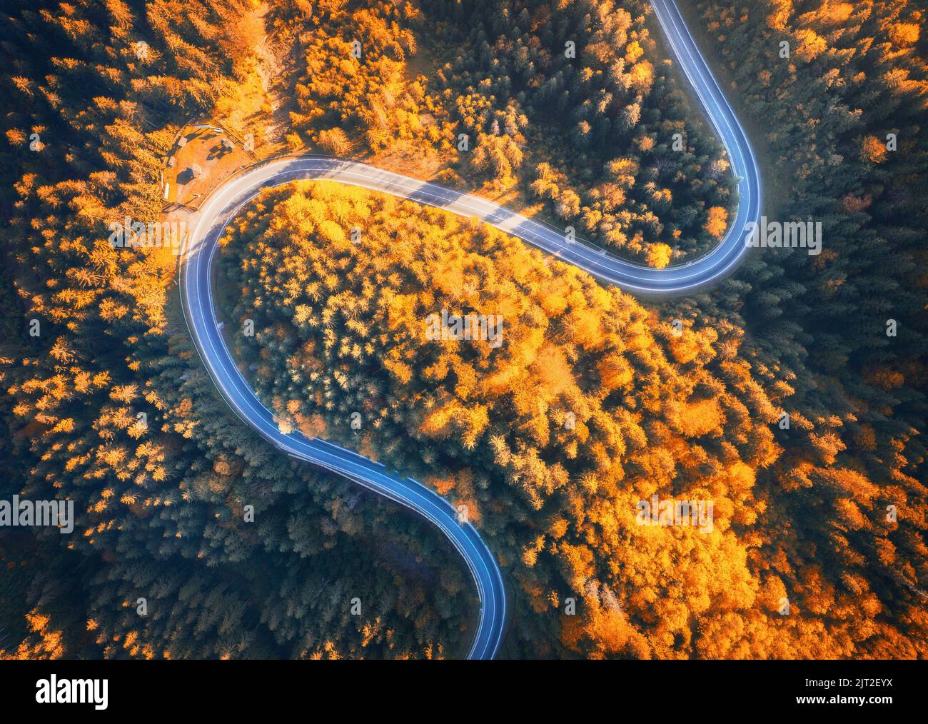 Road empty aerial hi-res stock photography and images - Alamy