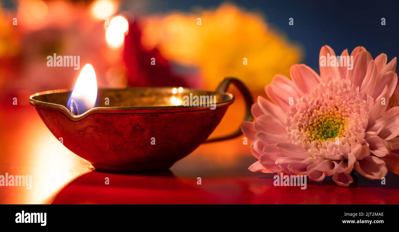 Diwali india flowers hi-res stock photography and images - Alamy