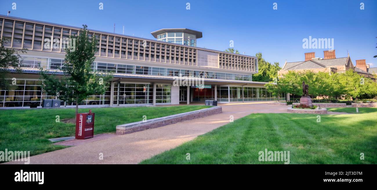 St. Louis, Missouri - 08.22.2022 - The John M. Olin Library on the Danforth Campus of Washington University in St. Louis. Stock Photo