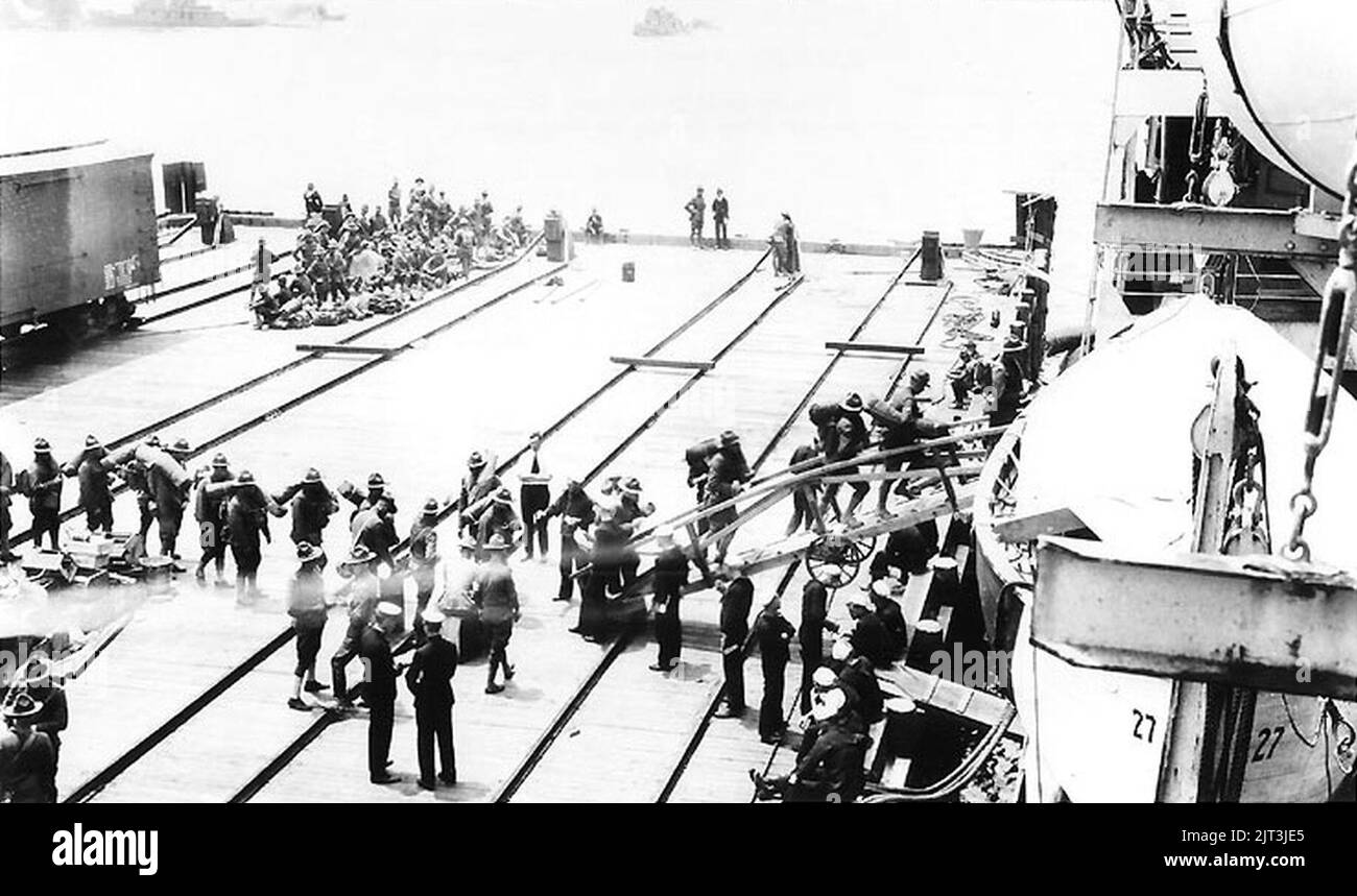 Boarding troops Black and White Stock Photos & Images - Alamy