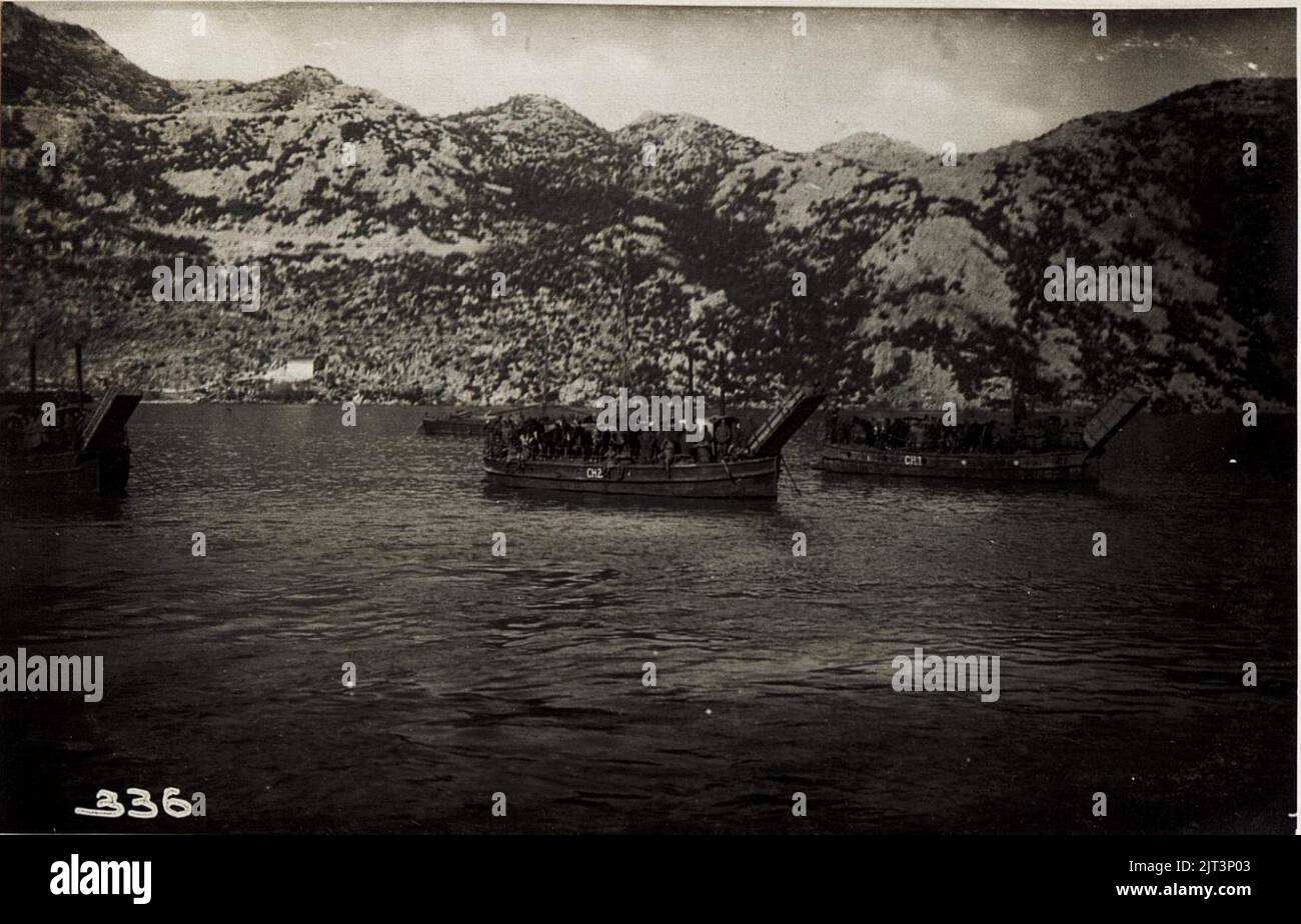 Truppentransporte am Skutarisee Stock Photo - Alamy