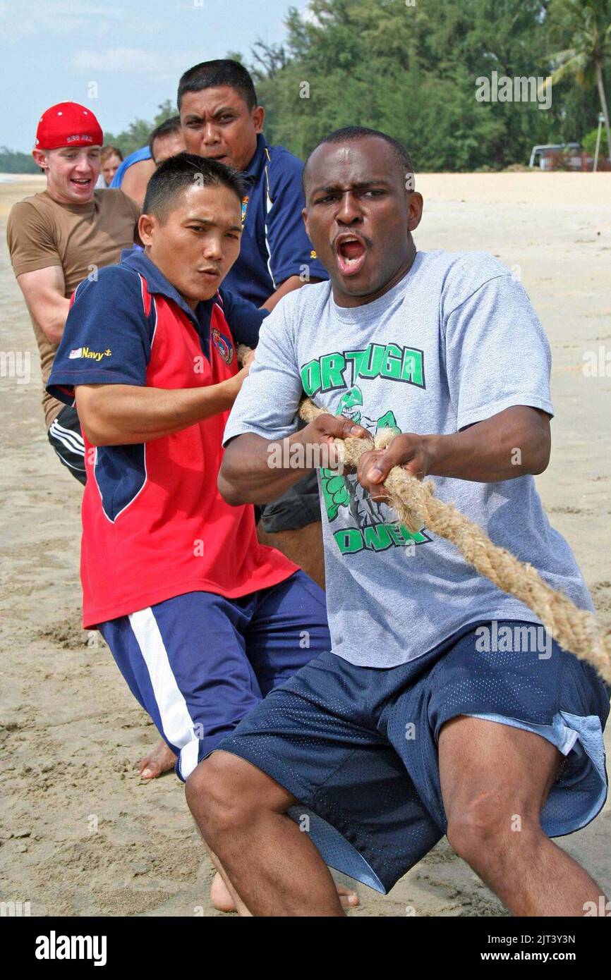 Tug of war sports day hi-res stock photography and images - Alamy