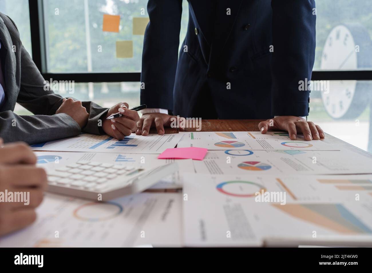 Success business team. Business data dashboard analysis by brainstorming Stock Photo