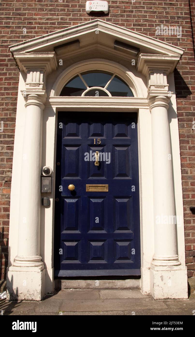 Door, Dublin, Eire. Doors on Dublin's Victorian Buildings are renowned Stock Photo Alamy