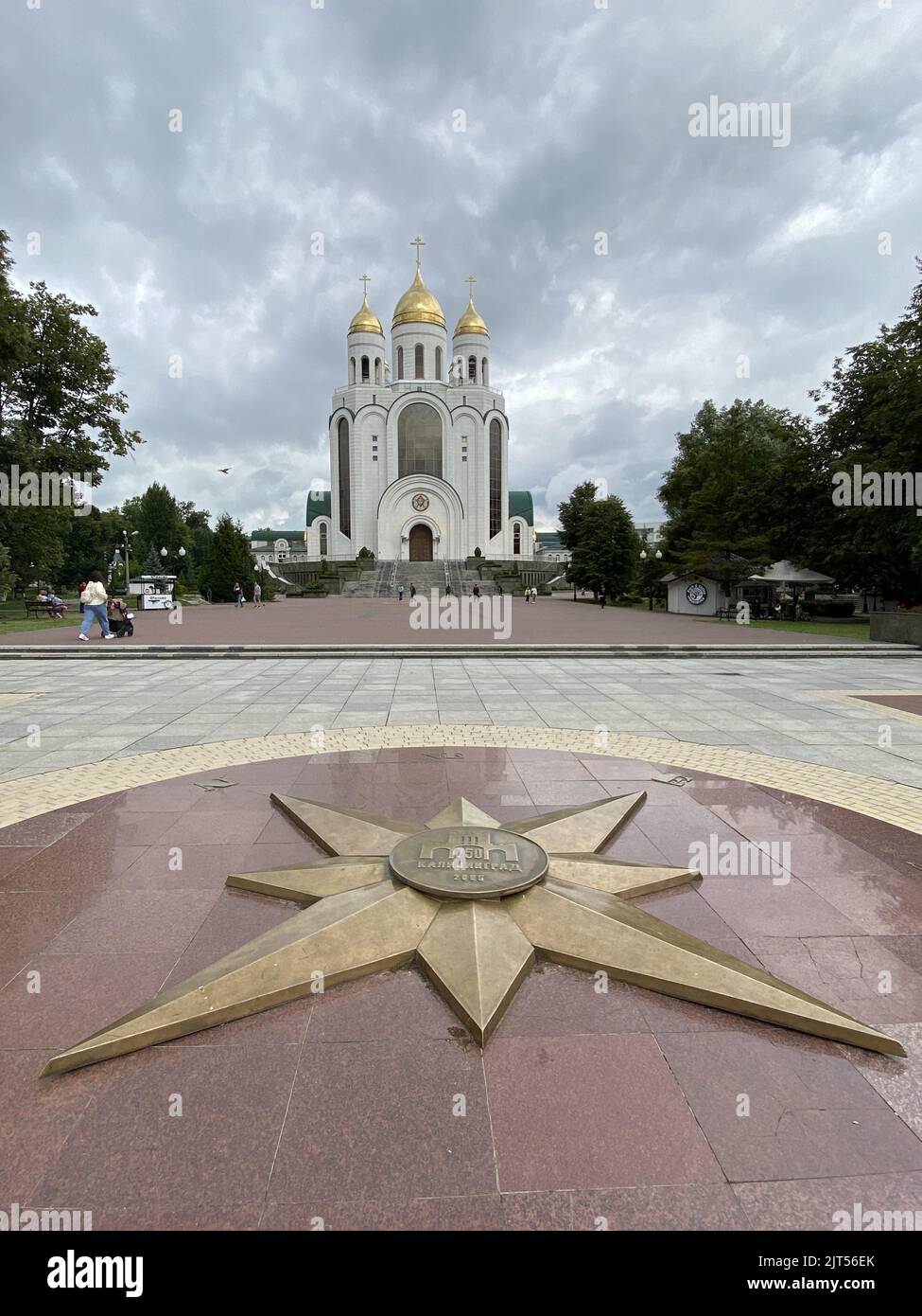 Kaliningrad, Russia. 18th July, 2022. A star on the ground in Victory Square in front of a Russian Orthodox church commemorates the 750th anniversary of the city once called Königsberg in Russia's Baltic Sea exclave of Kaliningrad. (to 'Baltic Sea exclave Kaliningrad continues to complain about sanctions pressure - and threatens') Credit: Ulf Mauder/dpa/Alamy Live News Stock Photo