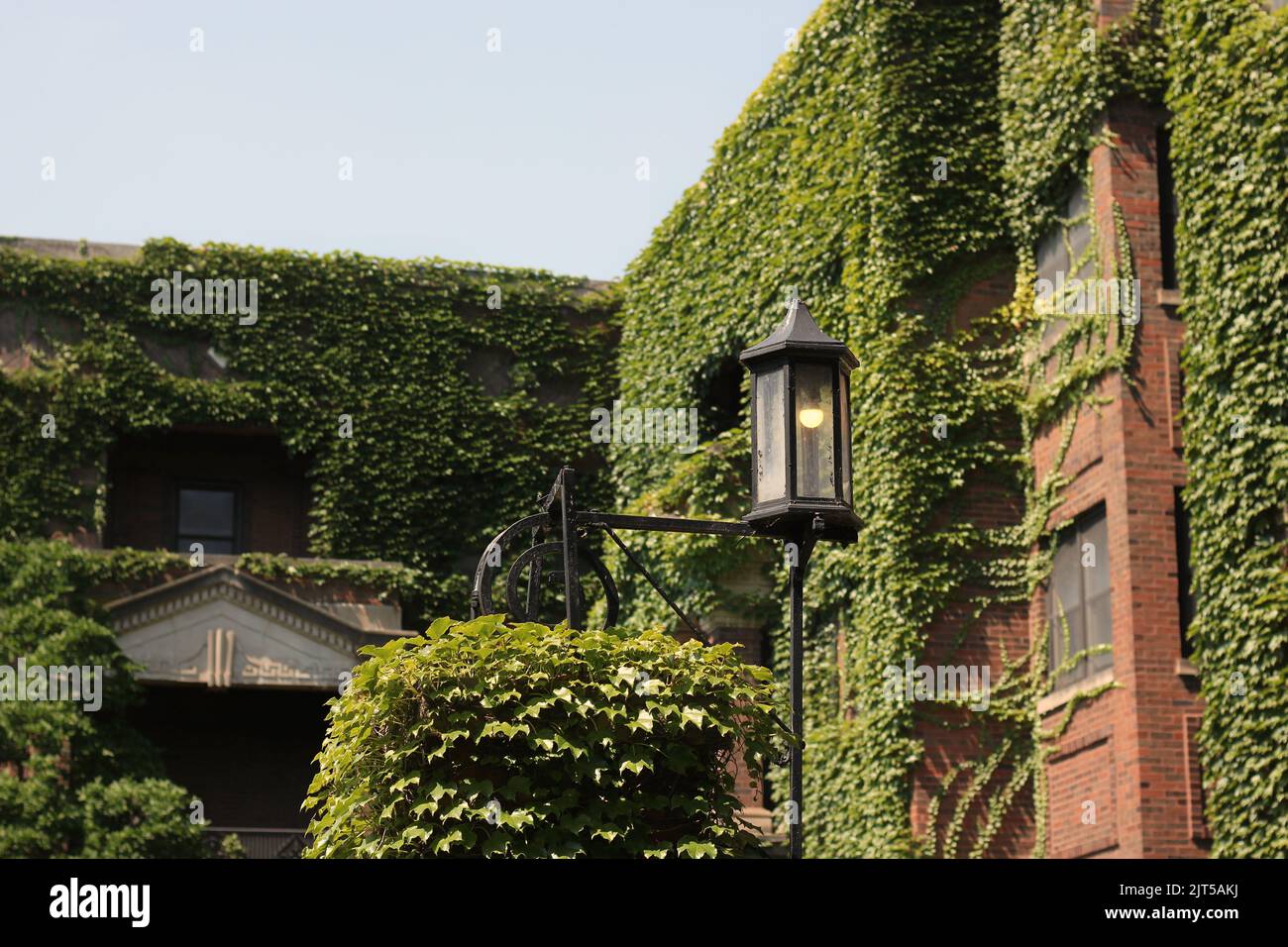 Cast iron ornamental street light hi-res stock photography and images ...