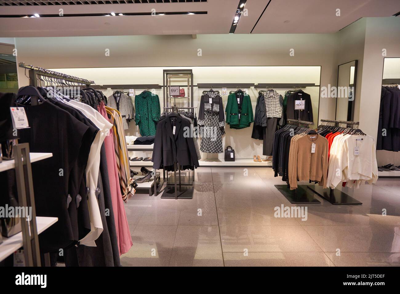 Zara clothes hi-res stock photography and images - Page 10 - Alamy