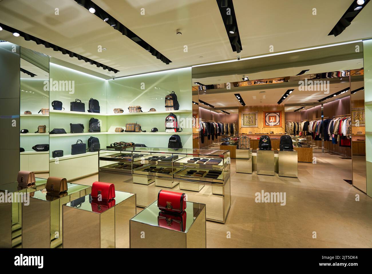 Interior of Louis Vuitton Fashion House in Singapore Editorial Stock Photo  - Image of clothes, design: 176041998
