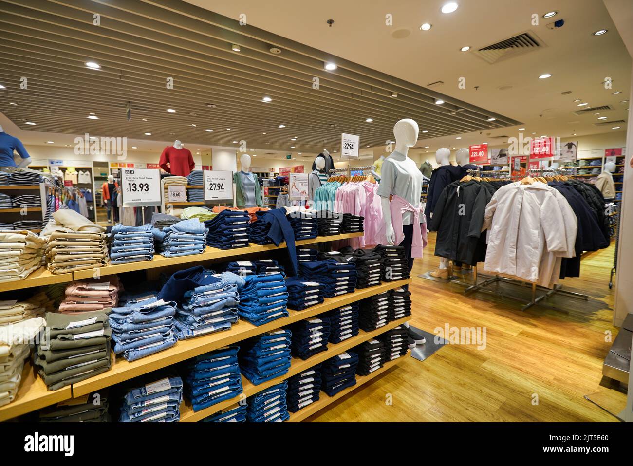 Uniqlo store shelves hi-res stock photography and images - Alamy