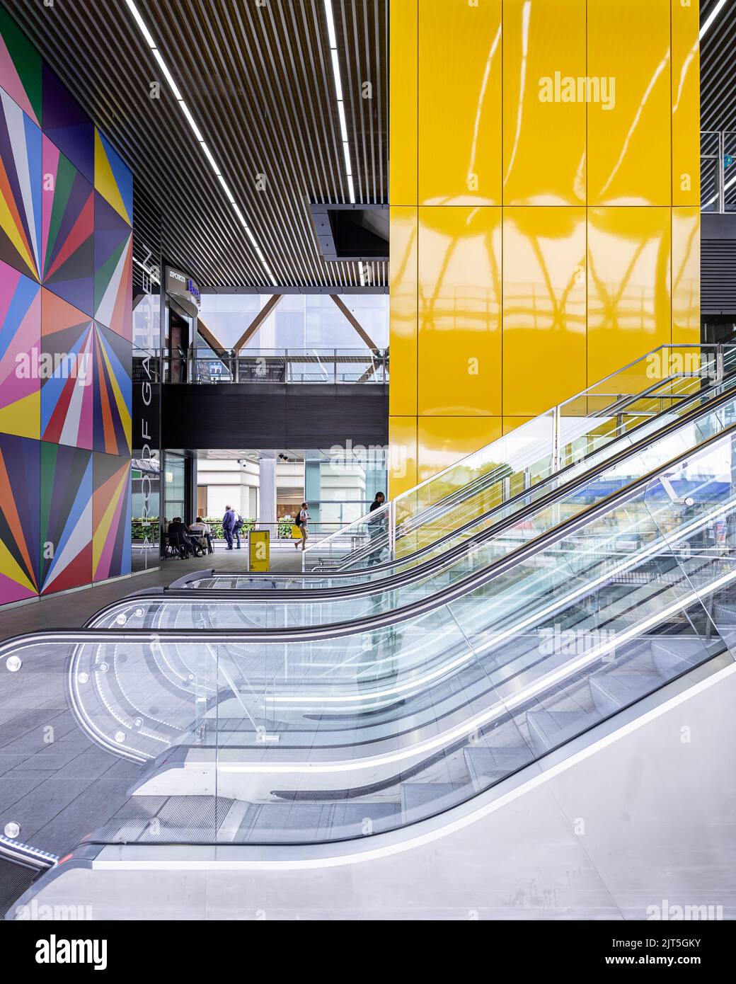 Canary Wharf Elizabeth Line Station Stock Photo Alamy canary-wharf-elizabeth-line-station-stock-photo-alamy