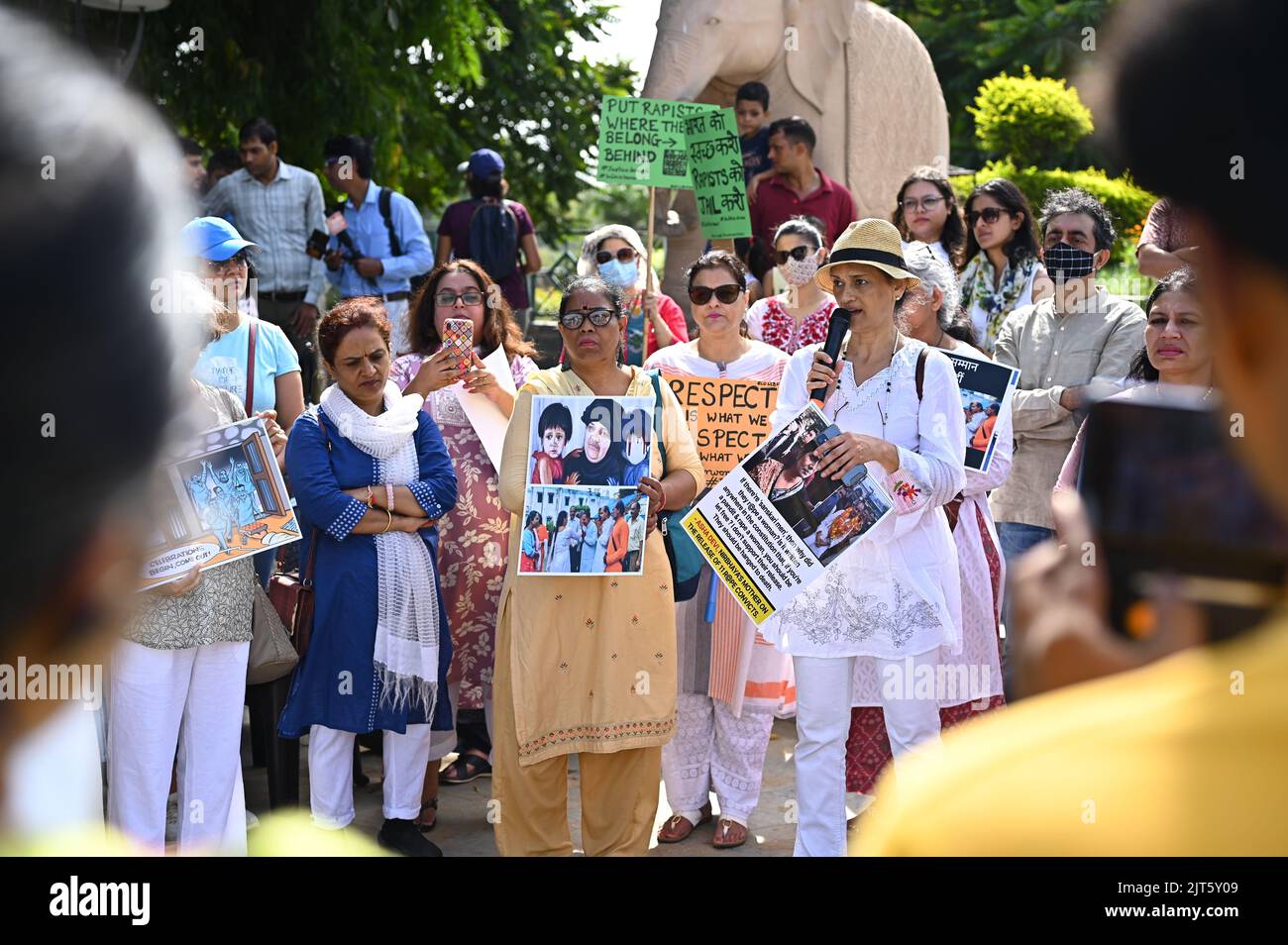 Gurgaon Riots Gurgaon residents protest against the release of rape accused of Bilkis ...