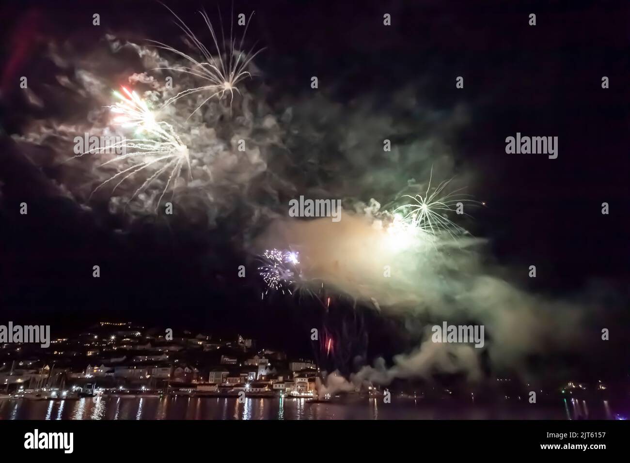 August 27th 2022: Spectacular fireworks at closing of Dartmouth Royal Regatta, on the River Dart between Dartmouth and Kingswear, South Hams, Devon Stock Photo