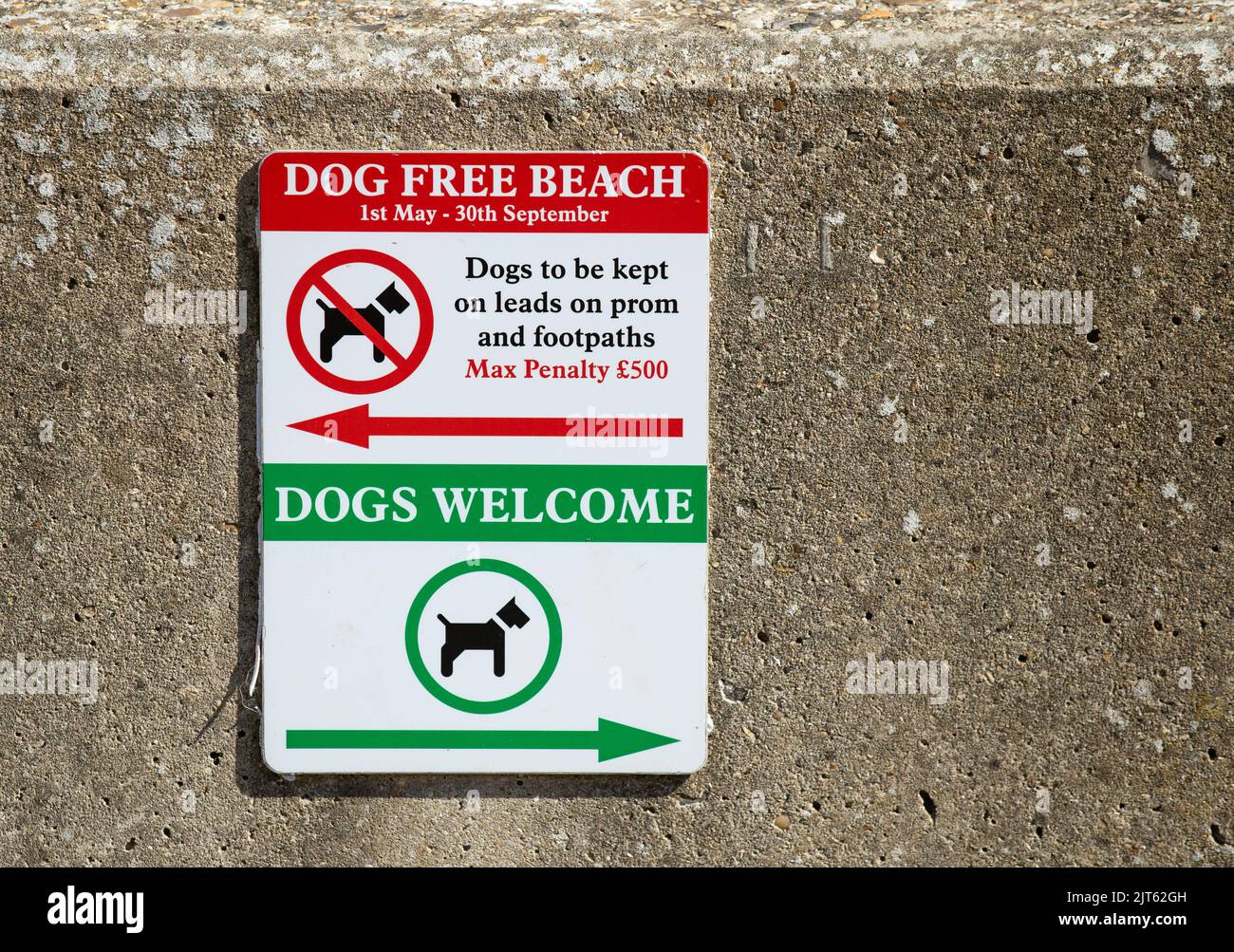 Clacton On Seal Essex, England, July 3rd 2022, a sign indicates which areas are to be dog starved on the beach. Stock Photo
