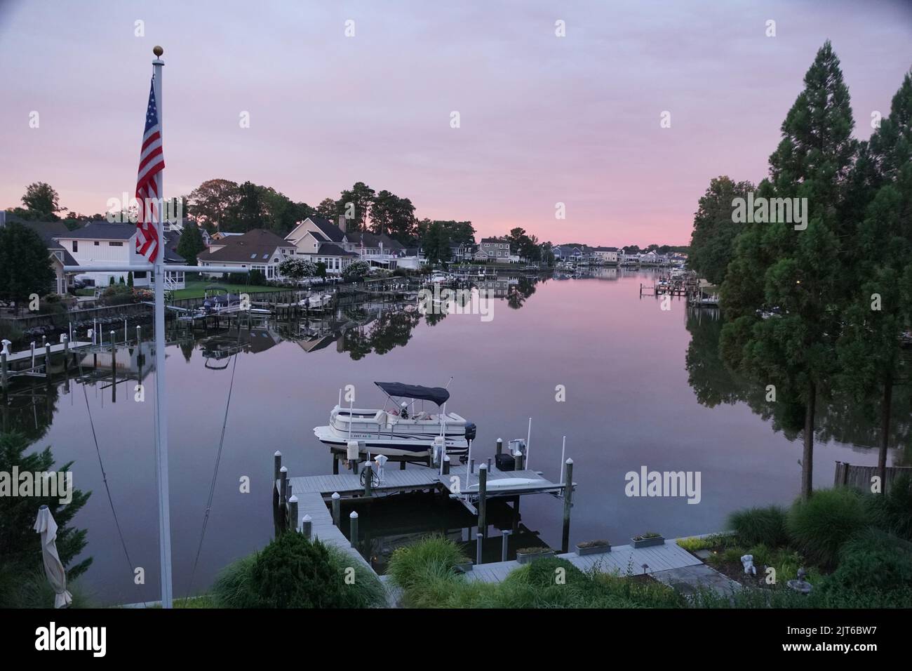 Luxury home house dock hires stock photography and images Alamy