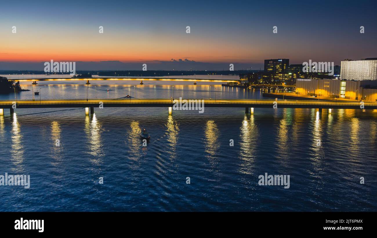 Aerial view dusk skyline hi-res stock photography and images - Alamy