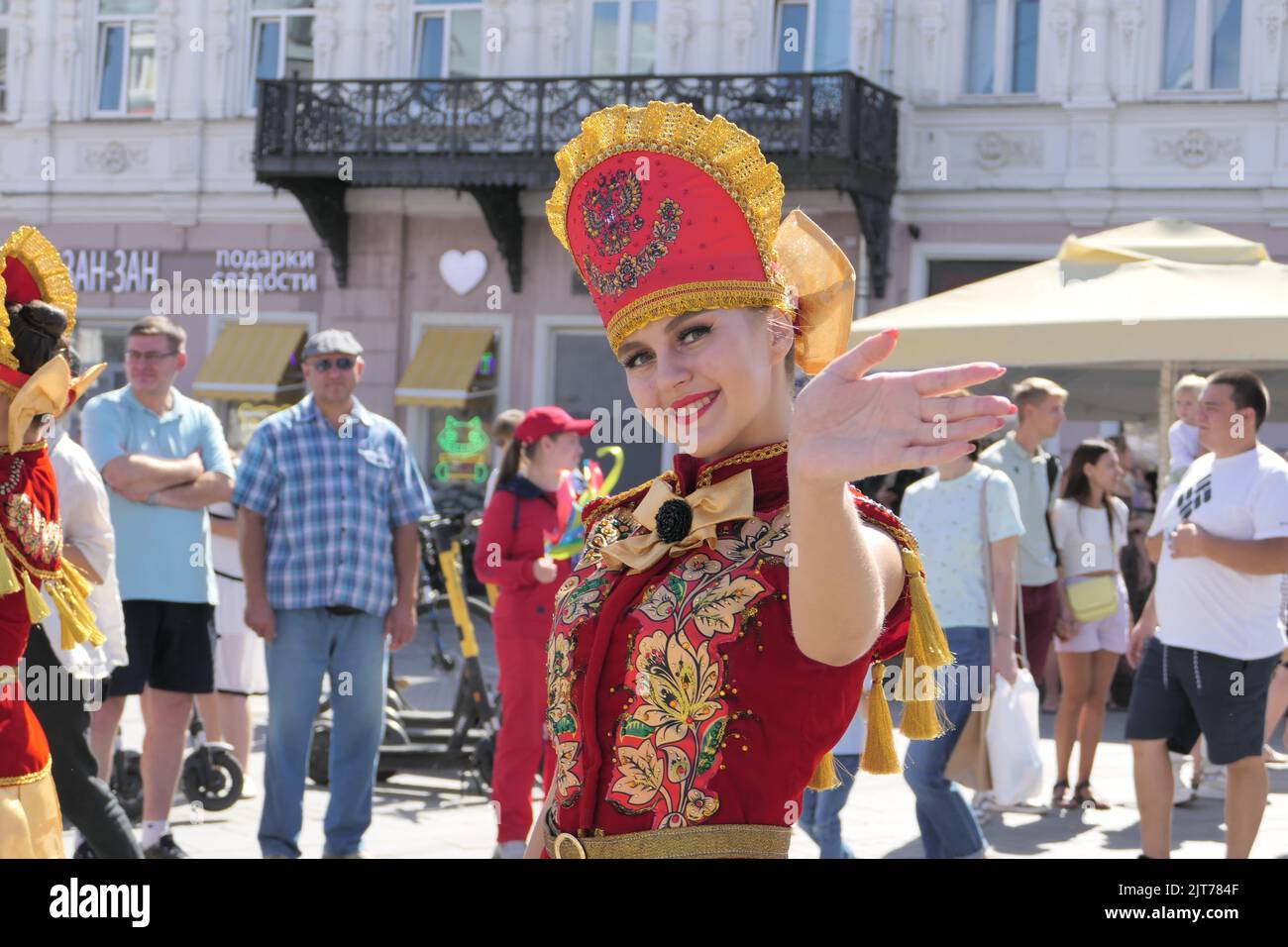 Nizhny Novgorod, Russia, Bolshaya Pokrovskaya street 08.20.2022. Girls in beautiful costumes, artists and participants of the event dedicated to the c Stock Photo