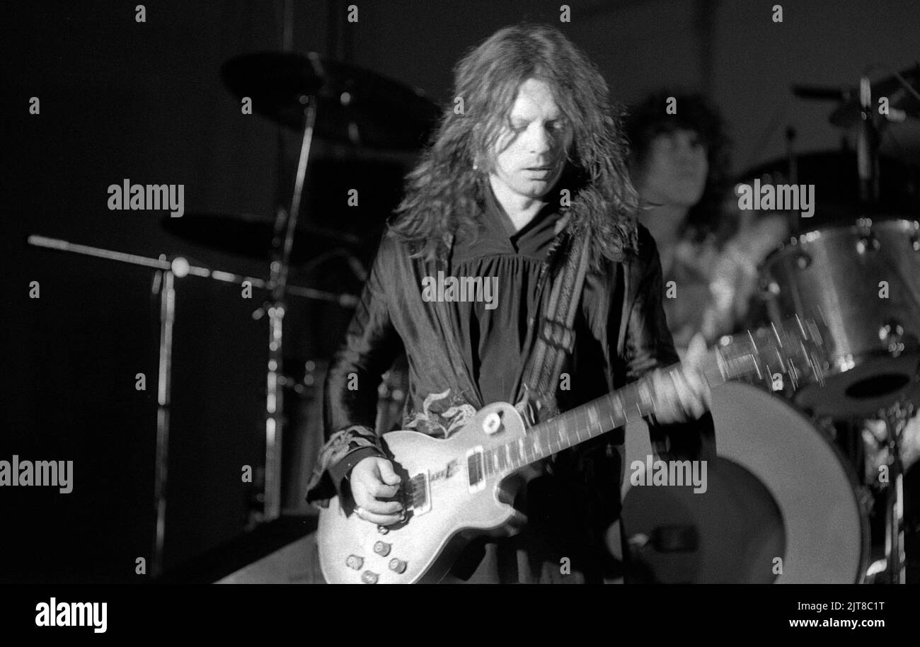 Guitarist Luther Grosvenor performing with British band Widowmaker at Strathclyde University, Glasgow, Scotland, in 1977. Stock Photo