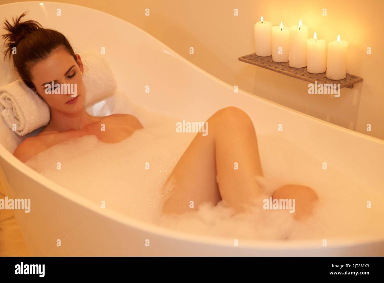 Woman taking bubble bath, front view, full length - Stock Photo -  Masterfile - Premium Royalty-Free, Code: 695-05773037