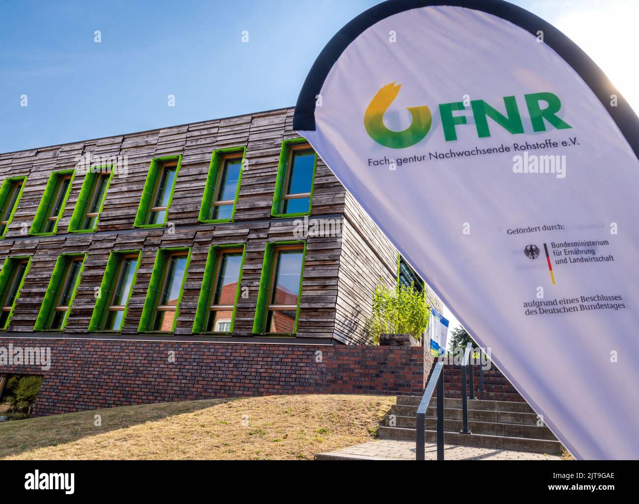 18 August 2022, Mecklenburg-Western Pomerania, Gülzow-Prüzen: The new building of the Agency for Renewable Resources. Photo: Jens Büttner/dpa Stock Photo