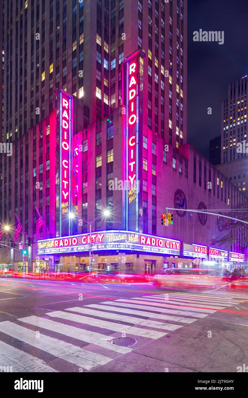 A night view of the Radio City Music Hall entertainment venue at 1260 Avenue of the Americas within the Rockefeller Center in Manhattan, New York, USA Stock Photo