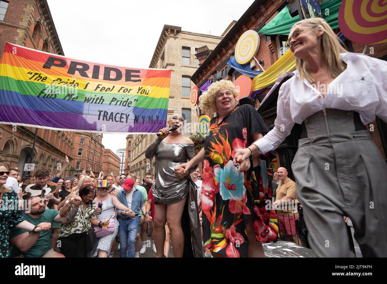 Manchester, UK. 28th Aug, 2022. Drag act singers outside 'New York, New York' pub at Manchester Pride on Sunday 28th of August. Picture garyroberts/worldwidefeatures.com Credit: GaryRobertsphotography/Alamy Live News Stock Photo