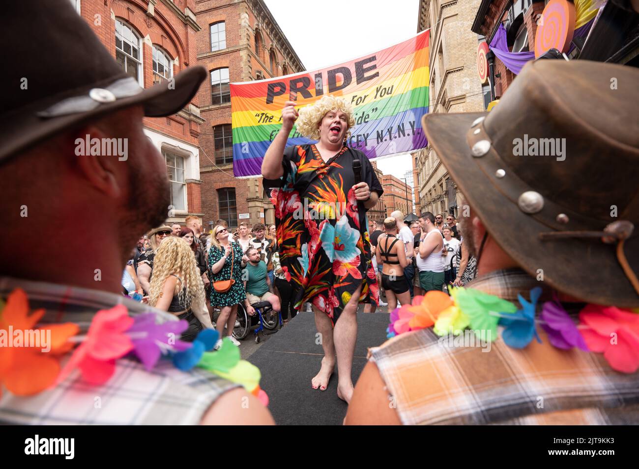 Manchester, UK. 28th Aug, 2022. Drag act singer outside 'New York, New York' pub at Manchester Pride on Sunday 28th of August. Picture garyroberts/worldwidefeatures.com Credit: GaryRobertsphotography/Alamy Live News Stock Photo