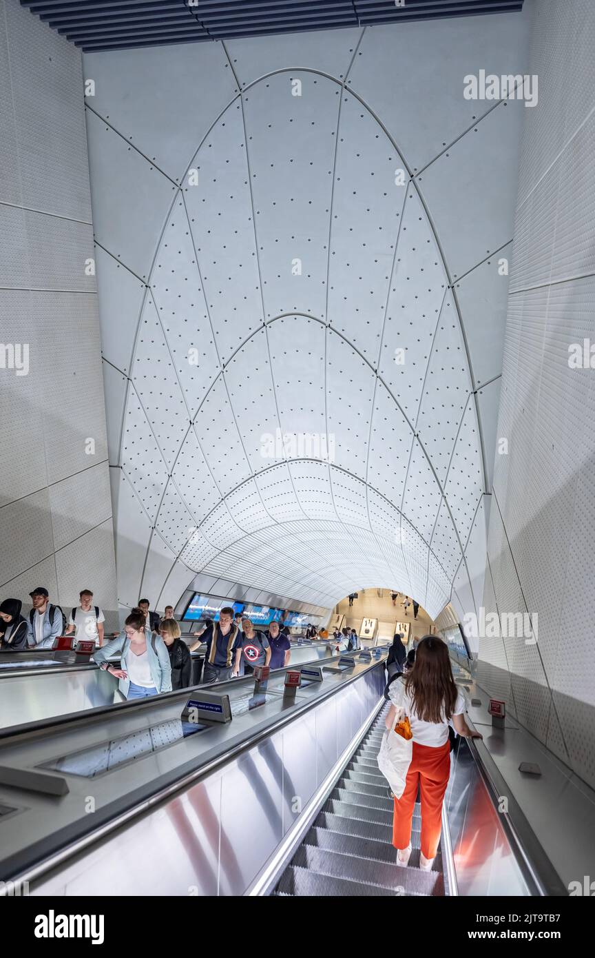 Whitechapel - Elizabeth Line Station Stock Photo - Alamy