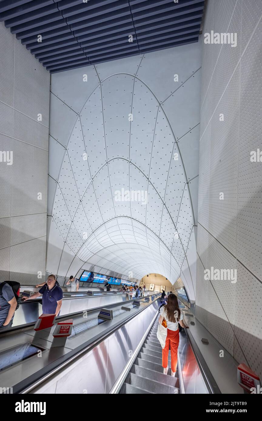 Whitechapel - Elizabeth Line Station Stock Photo - Alamy