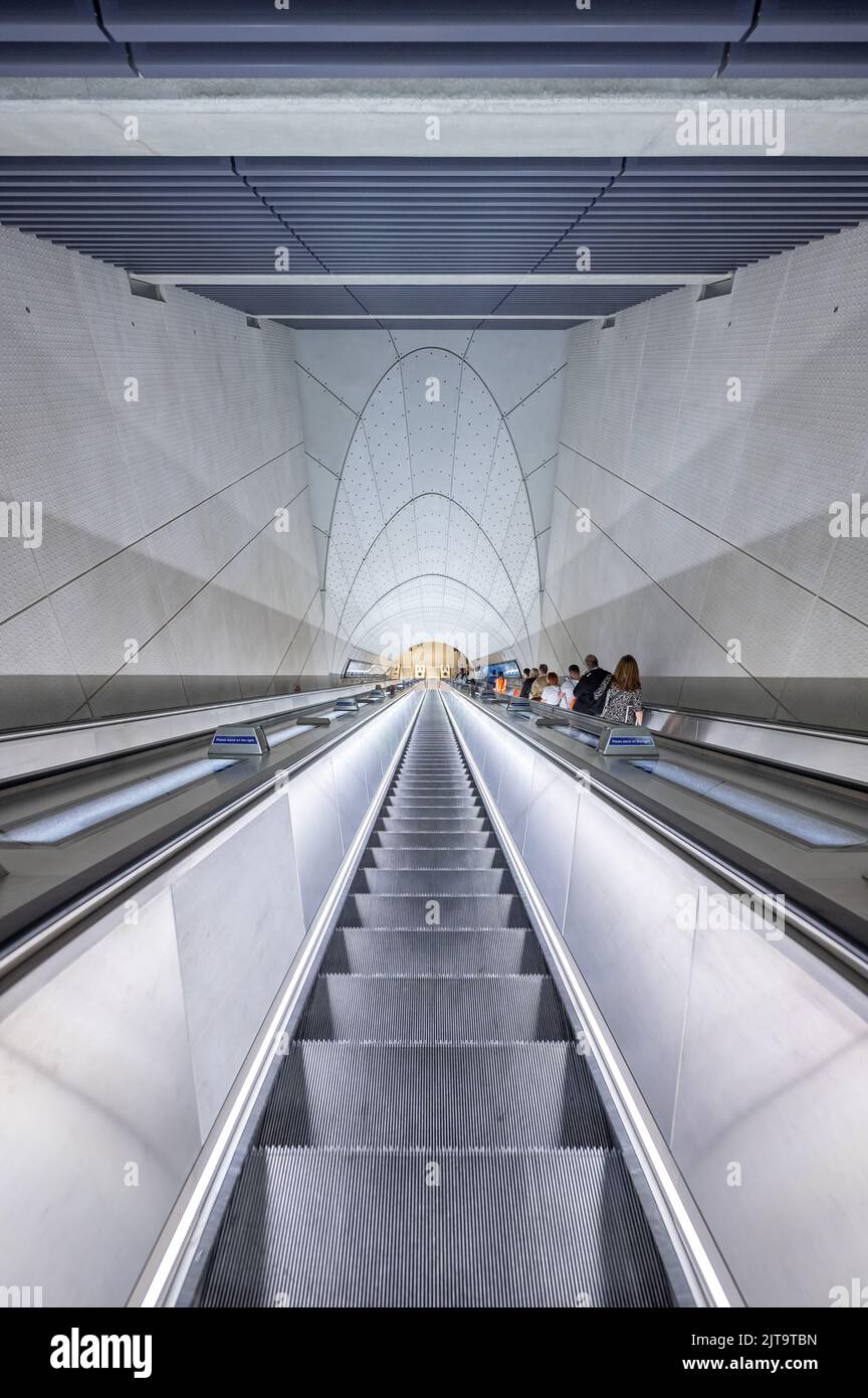 Whitechapel - Elizabeth Line Station Stock Photo - Alamy