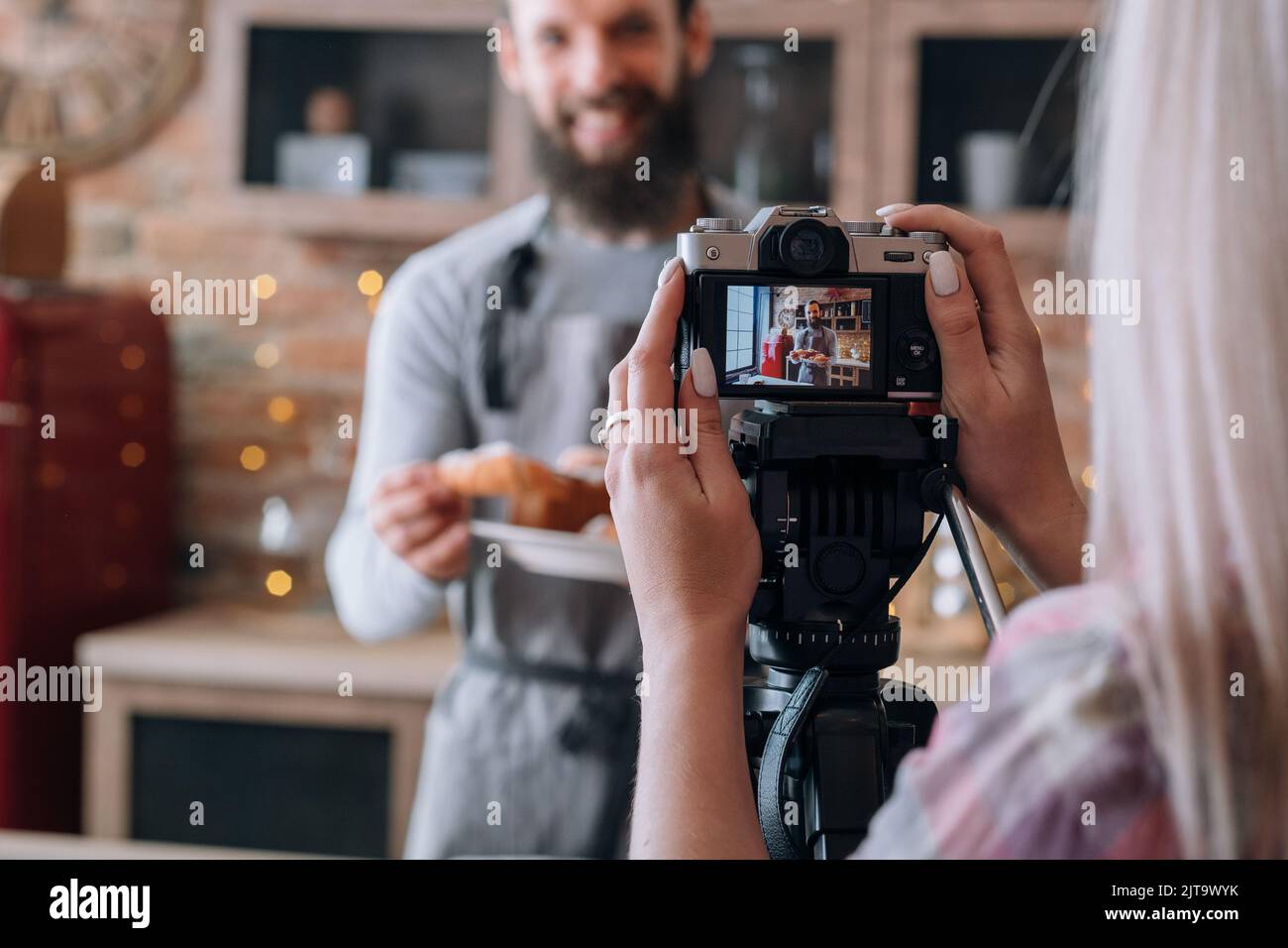 Tutorial step hi-res stock photography and images - Alamy