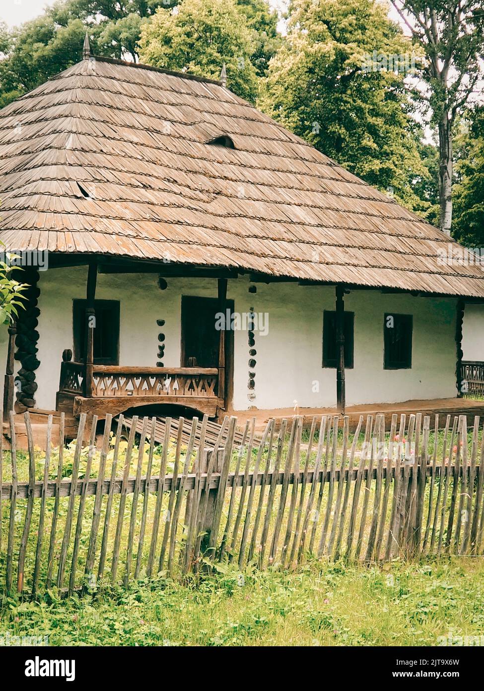 Village garden wooden fence hi-res stock photography and images - Alamy