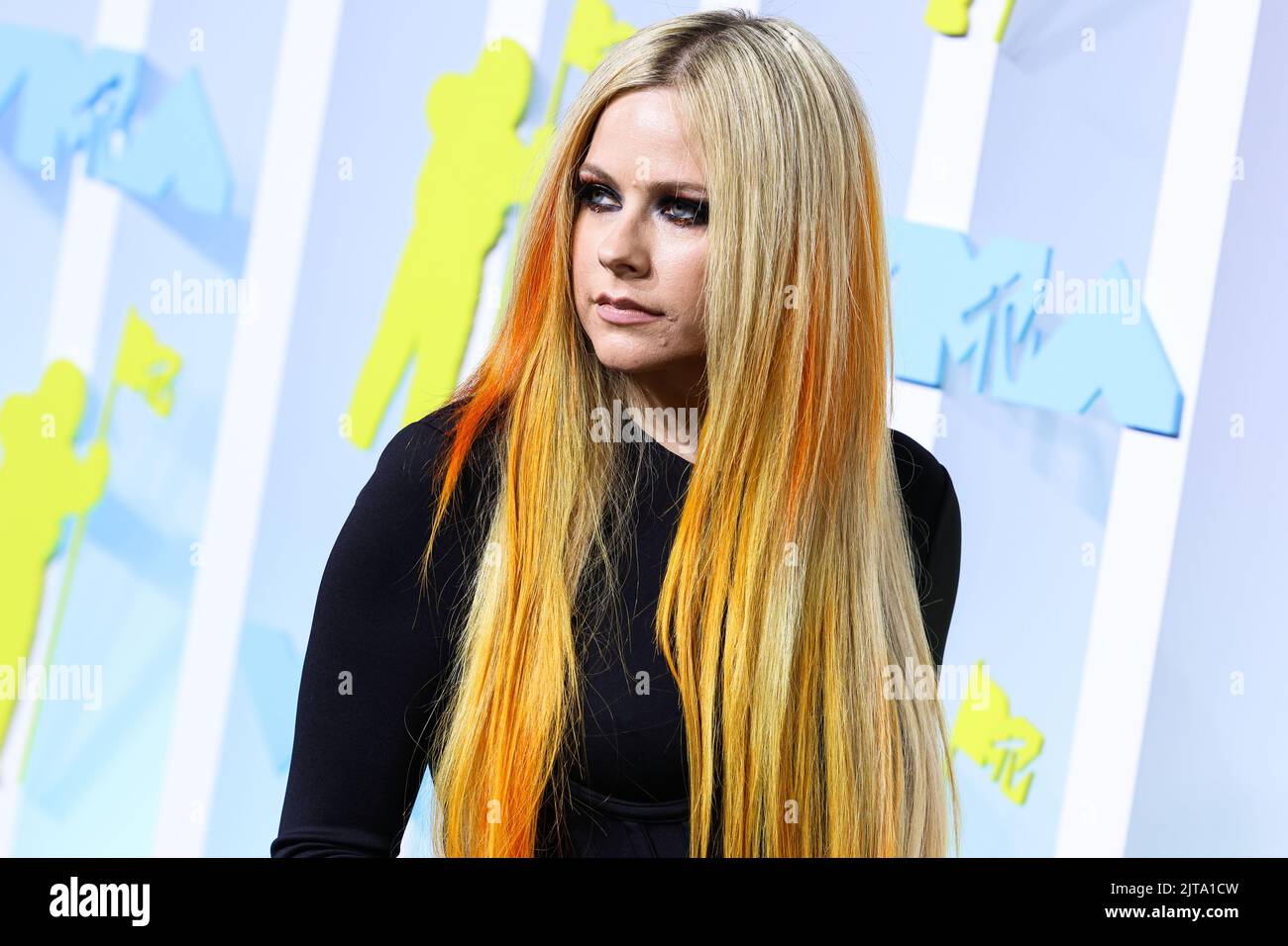 NEWARK, NEW JERSEY, USA AUGUST 28 Avril Lavigne arrives at the 2022
